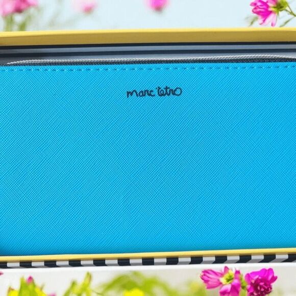 Schnauzer Zip Around Wallet by Marc Tetro New! - Picture 2 of 5